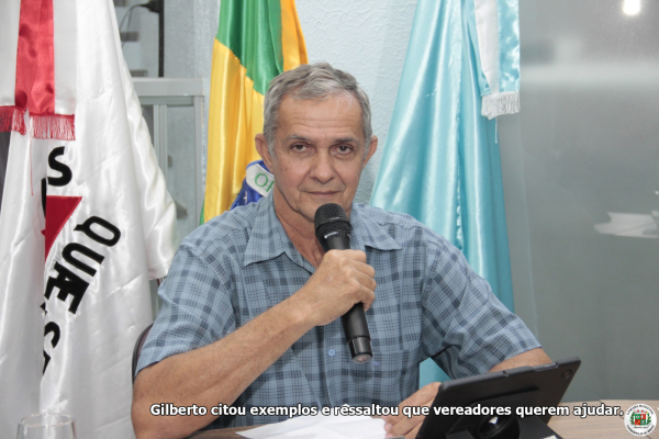 Retirada de enxurrada é serviço crucial para estradas rurais