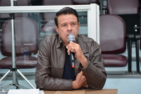 Obra inacabada na Gerais volta a ser questionada no plenário