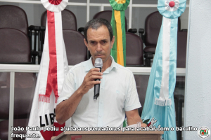 Som alto incomoda moradores no povoado da Gerais