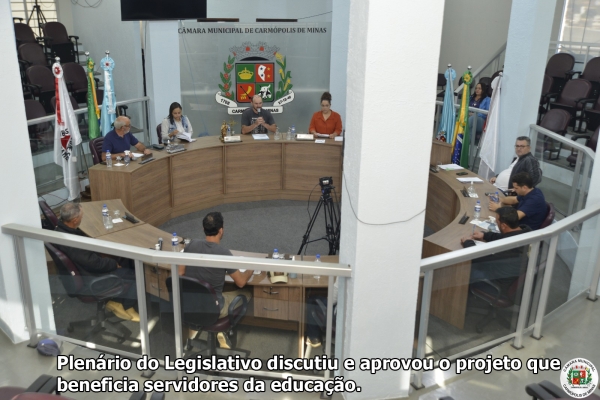 Câmara aprova estatuto e plano de cargos, carreiras e remuneração dos servidores públicos da educação