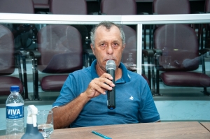 Tomaticultores são impedidos de trabalhar por problemas em estrada