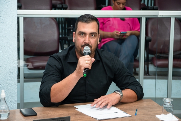 Vereador aponta problemas no Poliesportivo e falta de apoio ao esporte