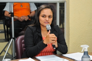 Vereadora destaca luta contra violência à mulher