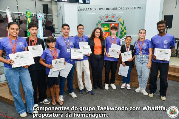 Câmara entrega moções de aplauso em noite de homenagens