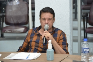 Luminárias de LED precisam ser instaladas, solicita vereador