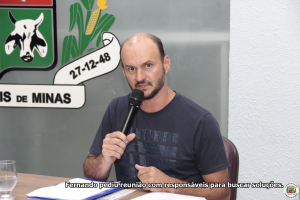 Ponto de ônibus da Praça dos Passos vira transtorno para o trânsito