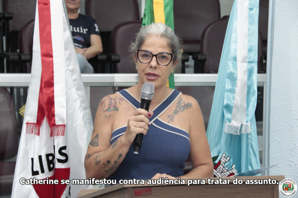 Diretora descarta possível municipalização de escola