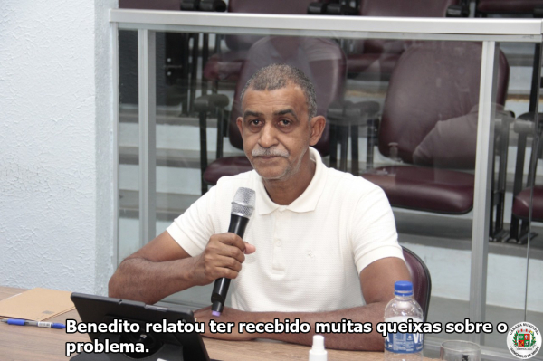 Sem providências da Prefeitura, lotes sujos continuam incomodando