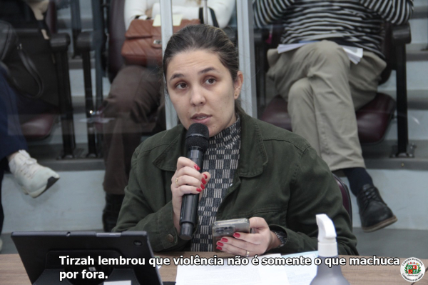 No “Agosto Lilás”, vereadora chama a atenção para as formas não físicas de violência contra a mulher