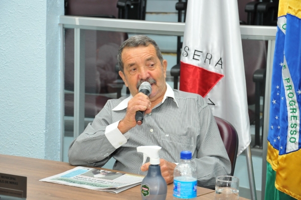 Obra em frente à sede da Câmara recebe elogios