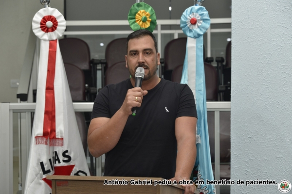 Obra parada do posto de saúde prejudica moradores do bairro Cacimba