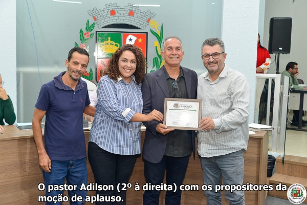 Câmara entrega moção de aplauso à Igreja Batista